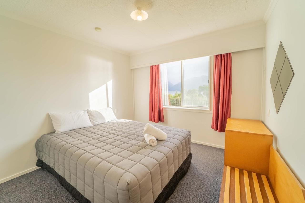 Fiordland National Park Lodge Te Anau Downs Exterior photo