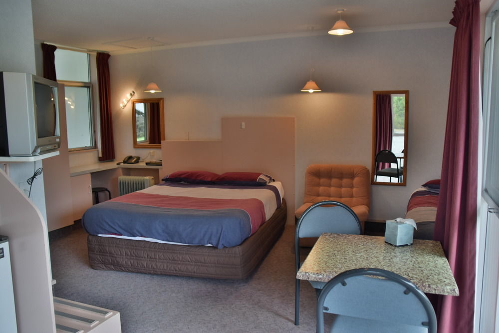 Fiordland National Park Lodge Te Anau Downs Exterior photo