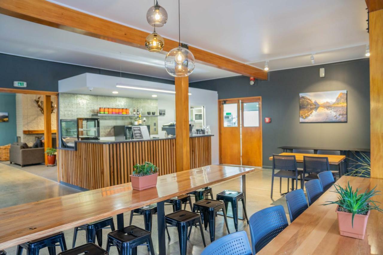 Fiordland National Park Lodge Te Anau Downs Exterior photo