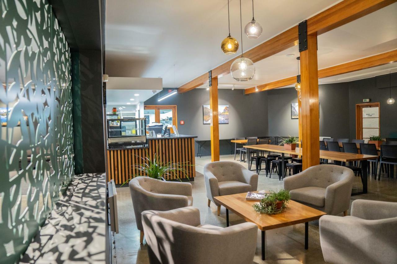 Fiordland National Park Lodge Te Anau Downs Exterior photo